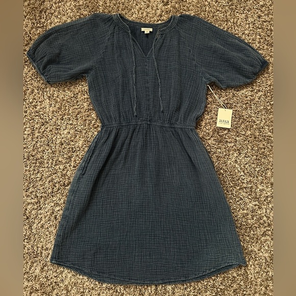 a.n.a Women’s Short Sleeve Popover Dress, 100% Cotton - Acid Wash Denim- NWT - Picture 9 of 14